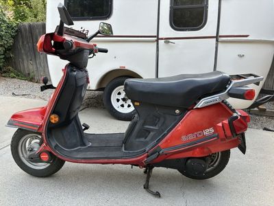 Honda Aero 125 Scooter - 2 stroke vintage scooter 1 year production trade Vespa Lambretta
