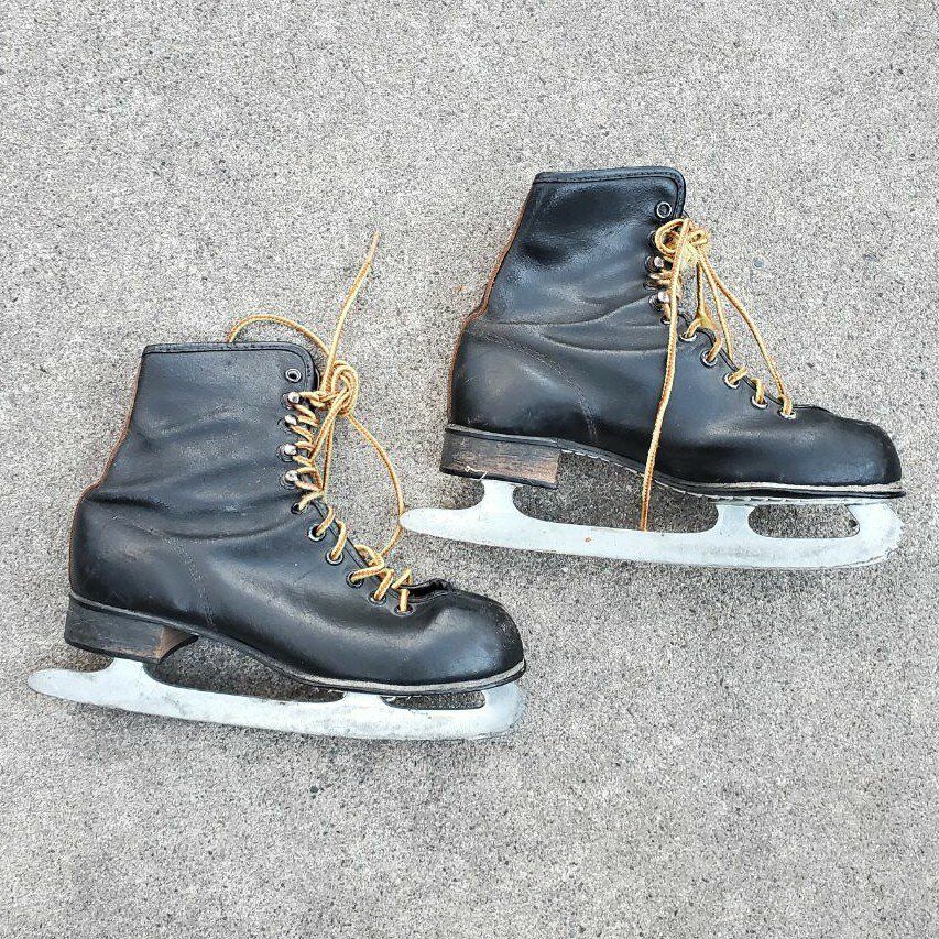 Kids Size 11-12 Brown Leather Figure Ice Skates