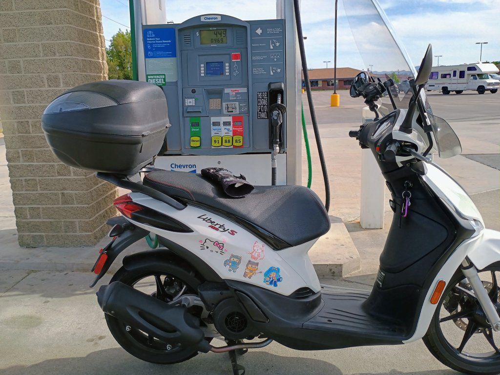 2024 Piaggio Liberty 150S Scooter - 4670 miles, White, Top Case Included