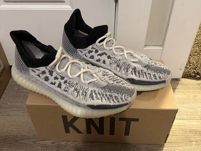 Yeezy 350 V2 CMPCT