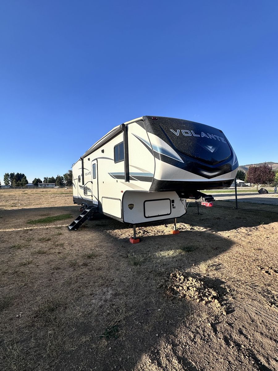 2022 Volante Camp trailer