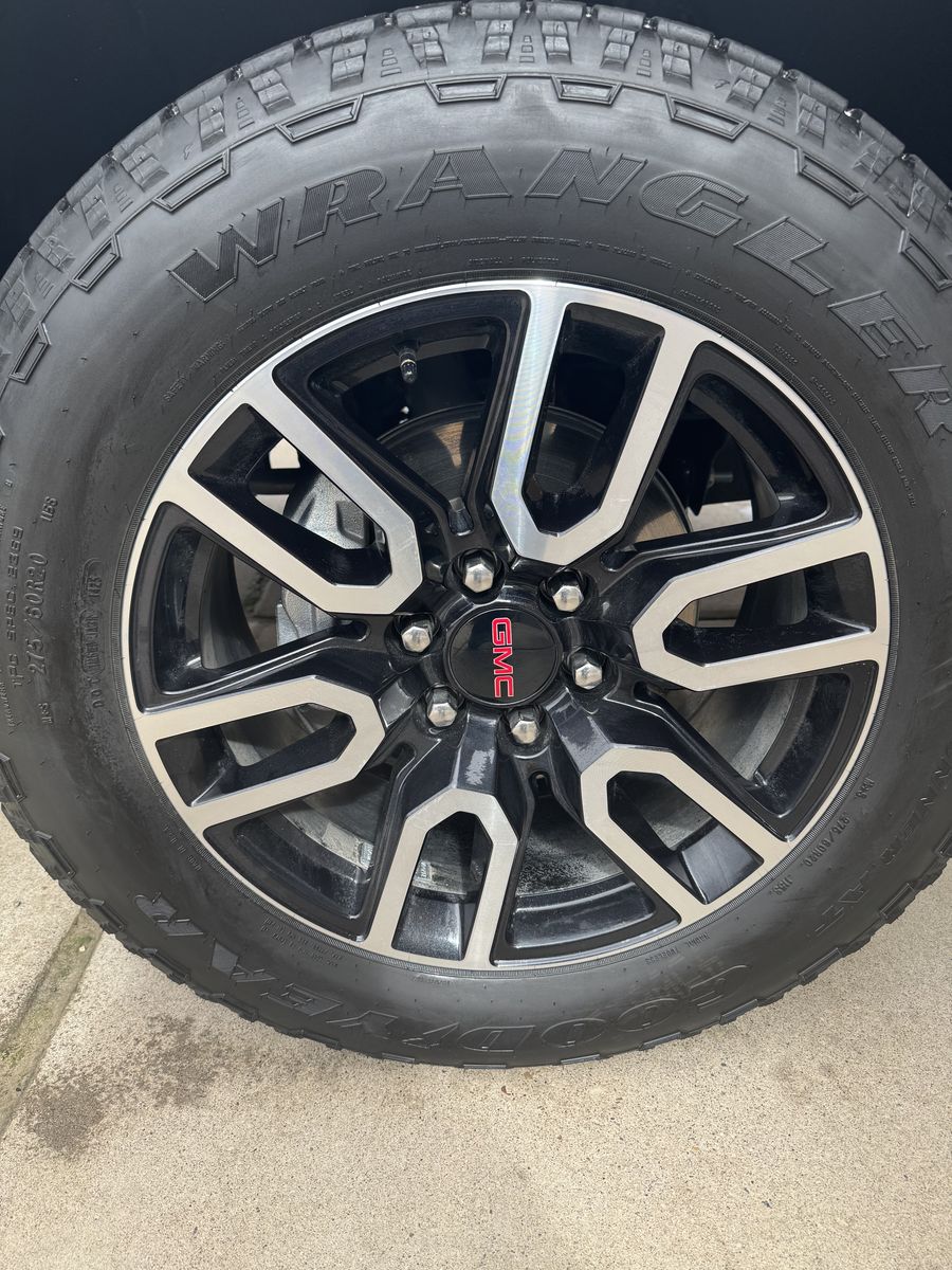Goodyear Wrangler Trail Runner AT 275/60 R 20 (4)