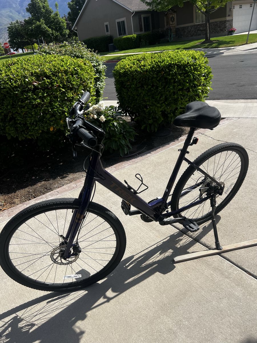 TREK VERVE 3 DISC LOW STEP BICYCLE