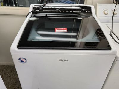 Whirlpool Cabrio Top Load Washer with No Agitator - White