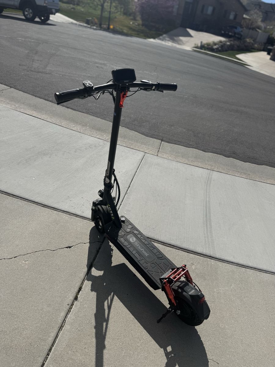 IsinWheel GT1 Electric Scooter