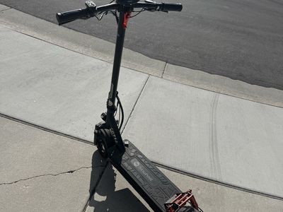 IsinWheel GT1 Electric Scooter