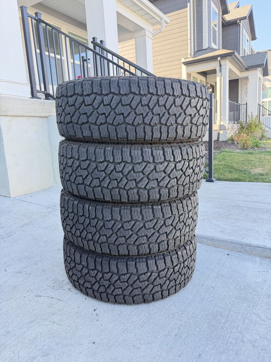 245/65R17 Falken Wildpeak AT4W Like new