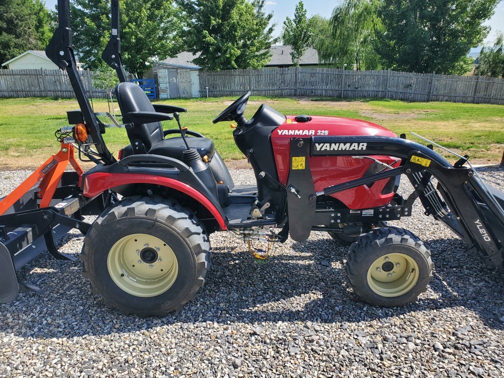 Yanmar 325 tractor