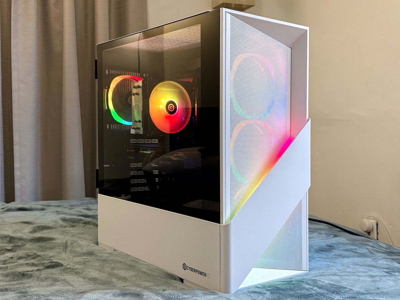 High-End AM5 Gaming PC [AMD Ryzen 7-7700, AMD Radeon RX 7600, 16GB DDR5 RAM, 1TB NVMe SSD]