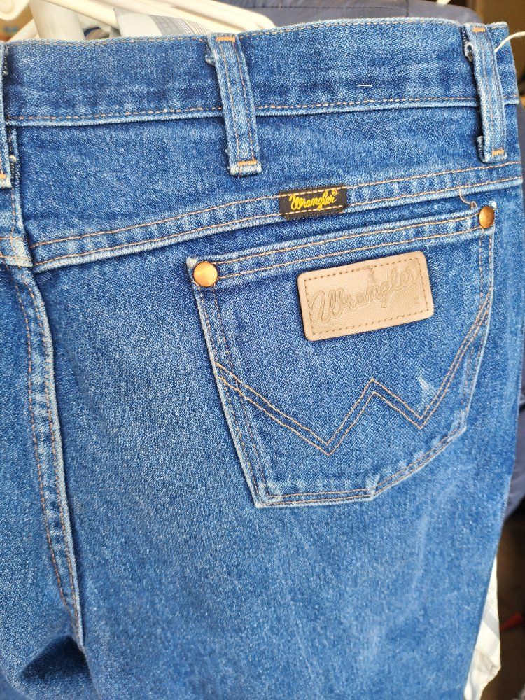 Wrangler A404  Men's Blue Jeans Size 36x30 Regular Fit Denim Work Pants