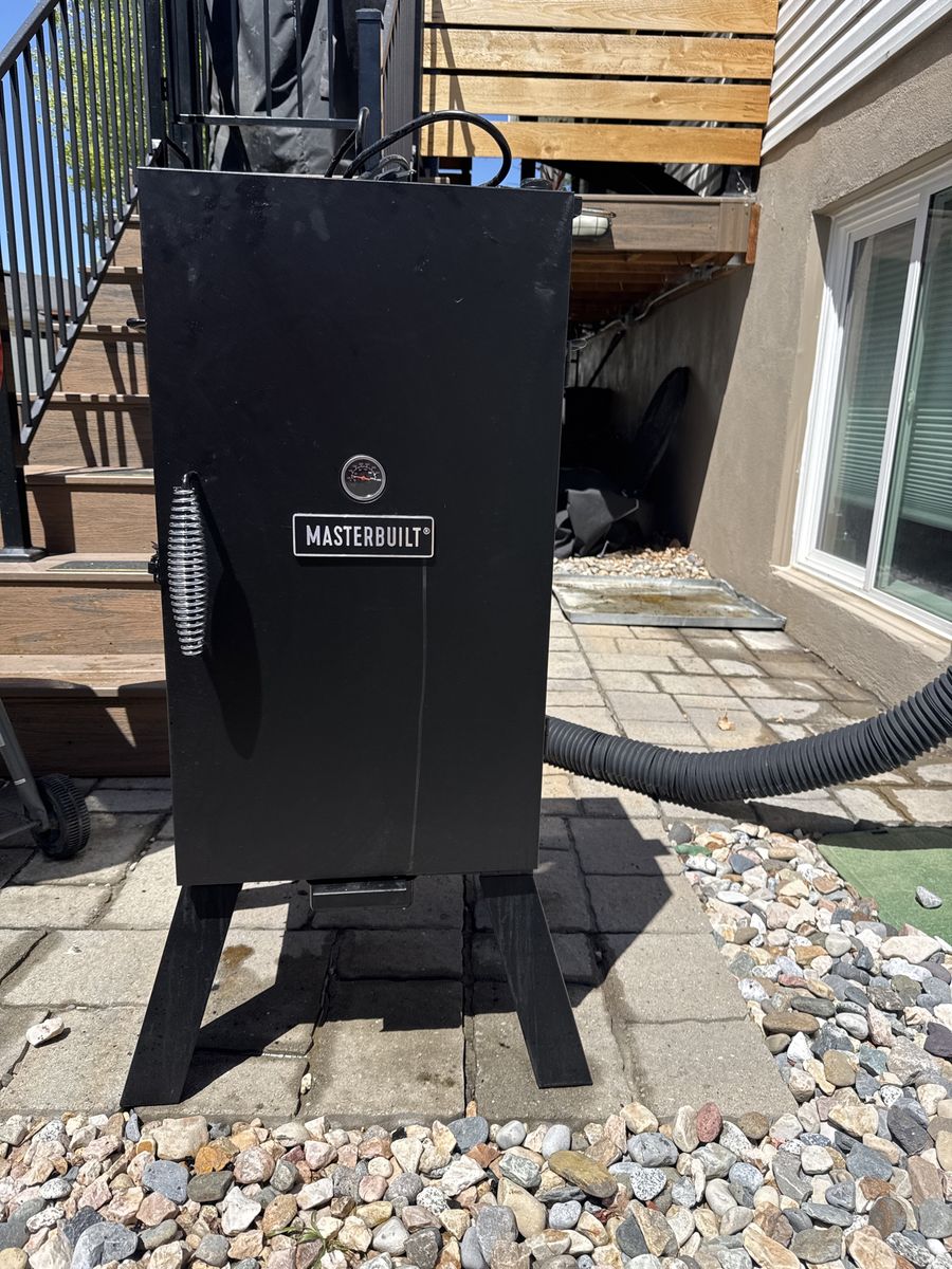 Masterbuilt Upright Smoker