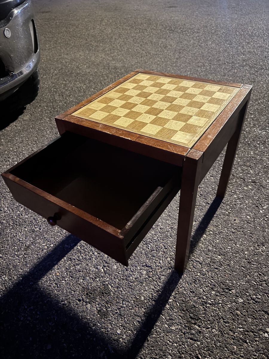 Chess endtable