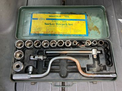 1/2 Inch Wrench and Socket Set