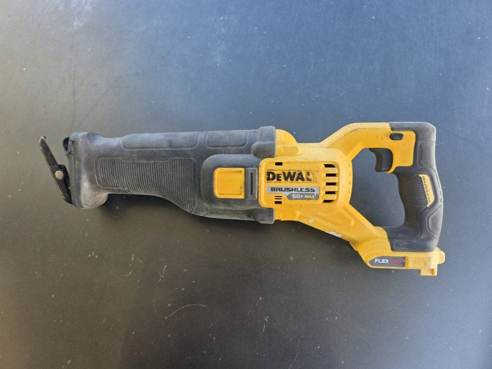 Dewalt Dlex Volt Brushless variable speed reciprocating Saw