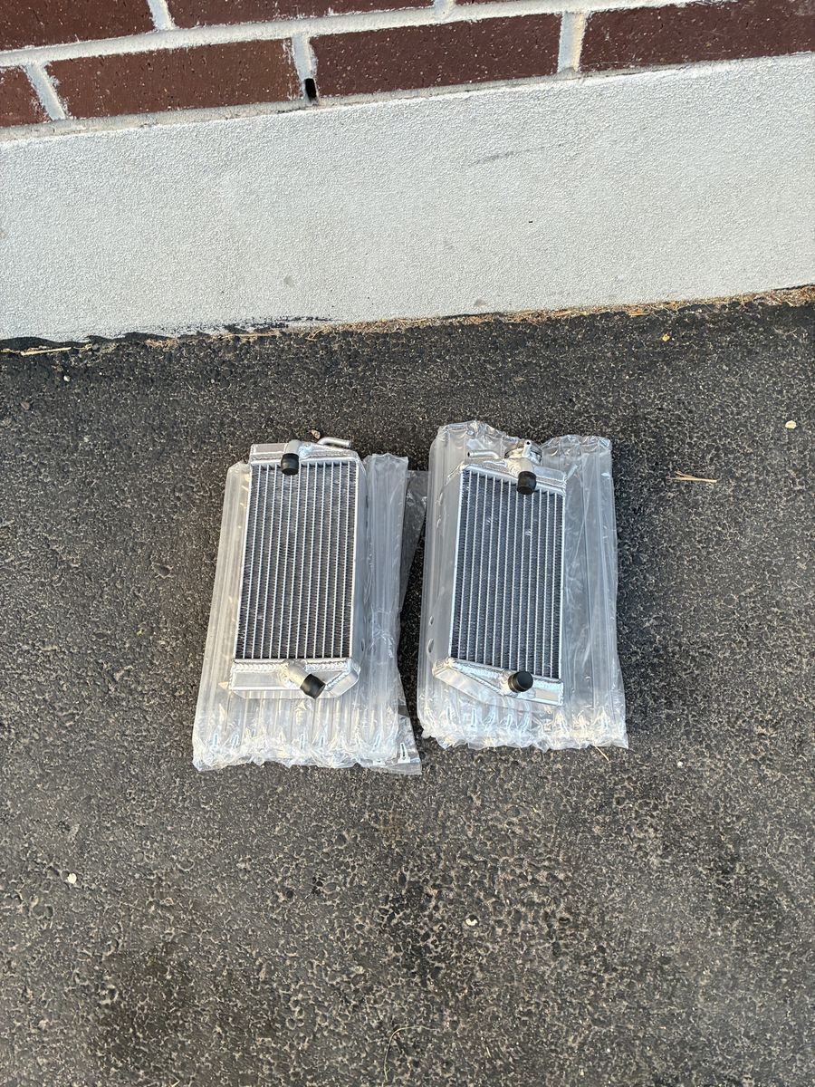 New Aluminum Radiators (Pair) for ATV/UTV/Dirt Bike Cooling System