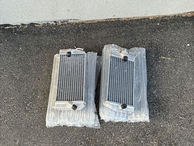 New Aluminum Radiators (Pair) for ATV/UTV/Dirt Bike Cooling System