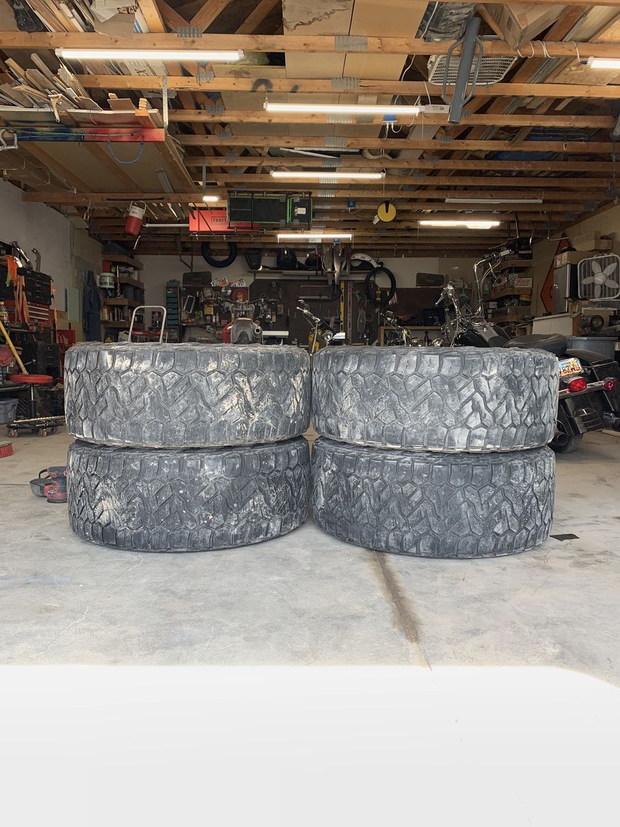 Nitto Recon Grapplers 37x13.50r22 With Good Tread