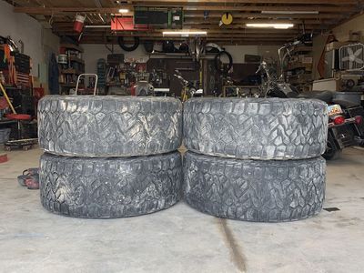 Nitto Recon Grapplers 37x13.50r22 With Good Tread