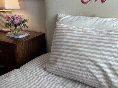 Twin bed mattress and bedding