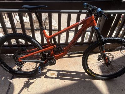 2020 Santa Cruz Nomad Carbon C Mountain Bike