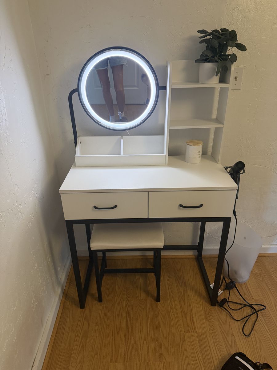 Vanity desk With Light And mirror