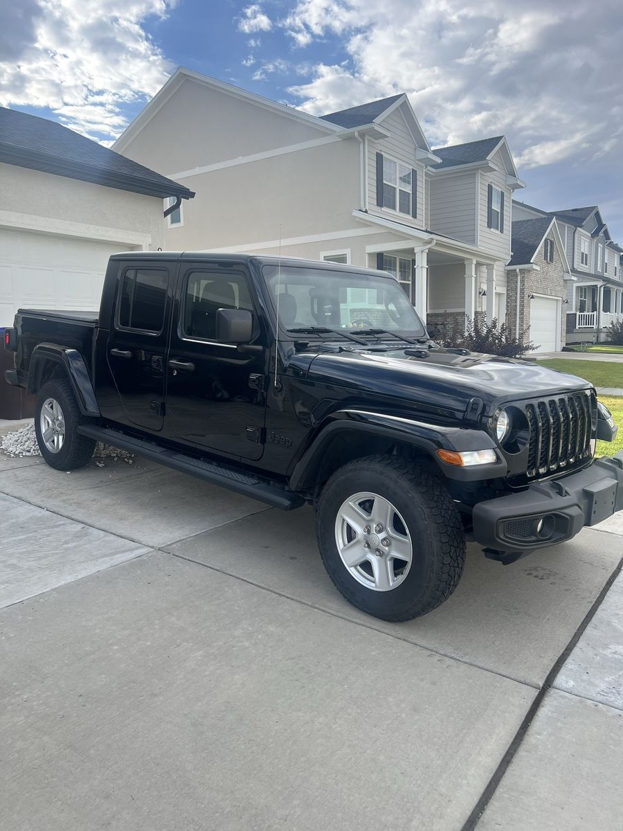 2023 Jeep Gladiator Sport