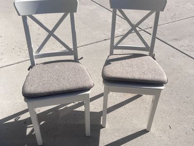 Set of 5 IKEA INGOLF White Dining Chairs w/ Cushions – Farmhouse Style