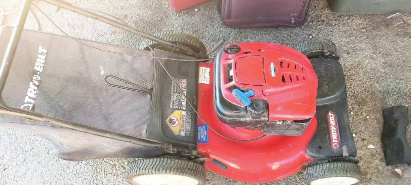 Troy-Bilt self propelled lawn mower 6.75hp
