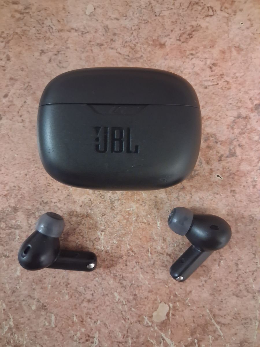 JBL Beam 2 bluetooth headphones