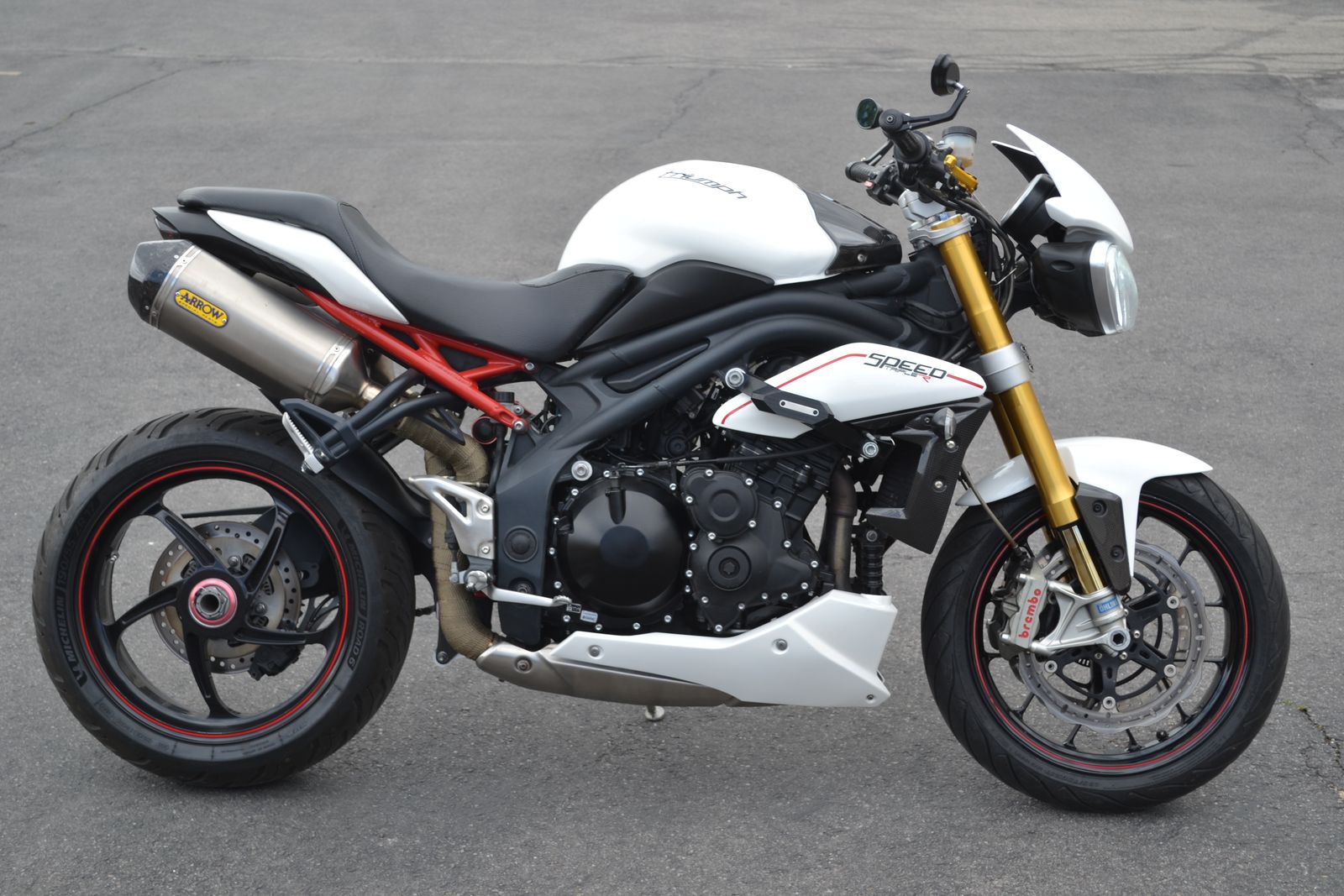 2012 Triumph Speed Triple 1050 R - SUPER CLEAN