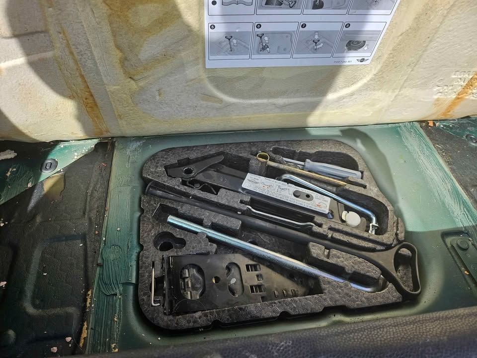 Main image 6