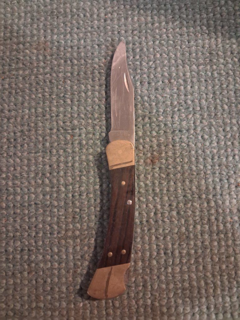 Buck knives