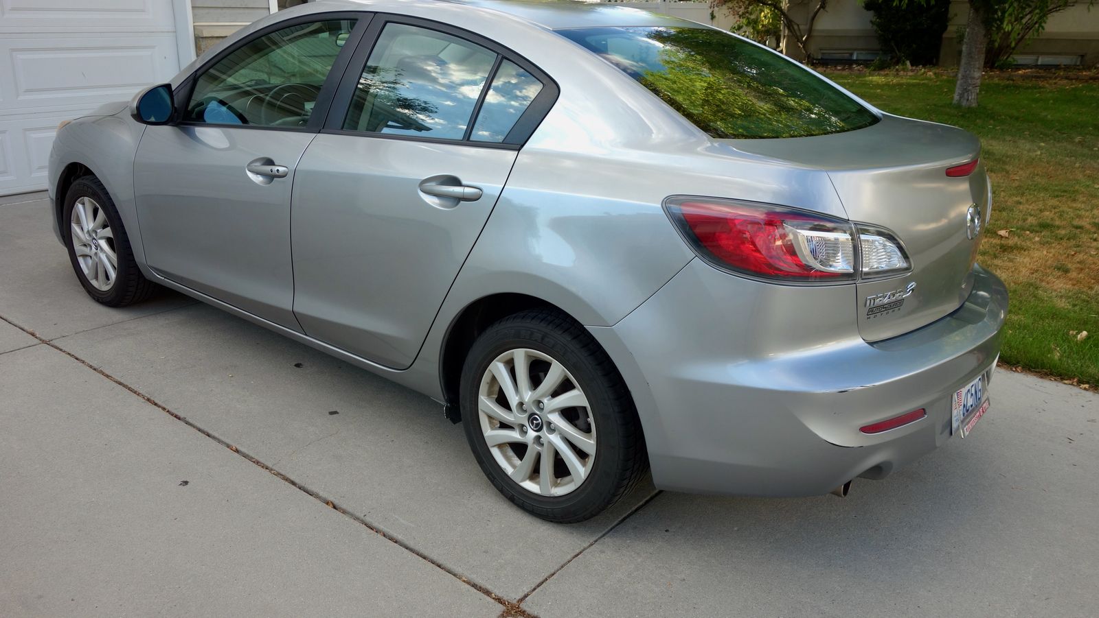 2013 Mazda Mazda3 i