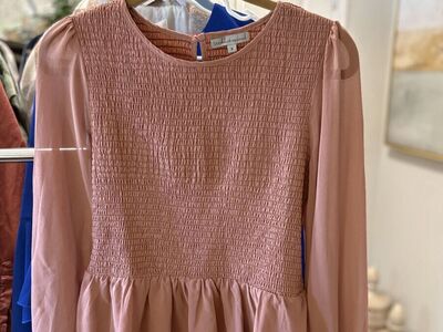 Wishlist Apparel Let her go ginger/mauve color blouse top size small $10 cash/venmo in Draper