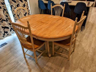 Shabby Chic Round Dining Table & 4 Chairs - Distressed Cream & Wood