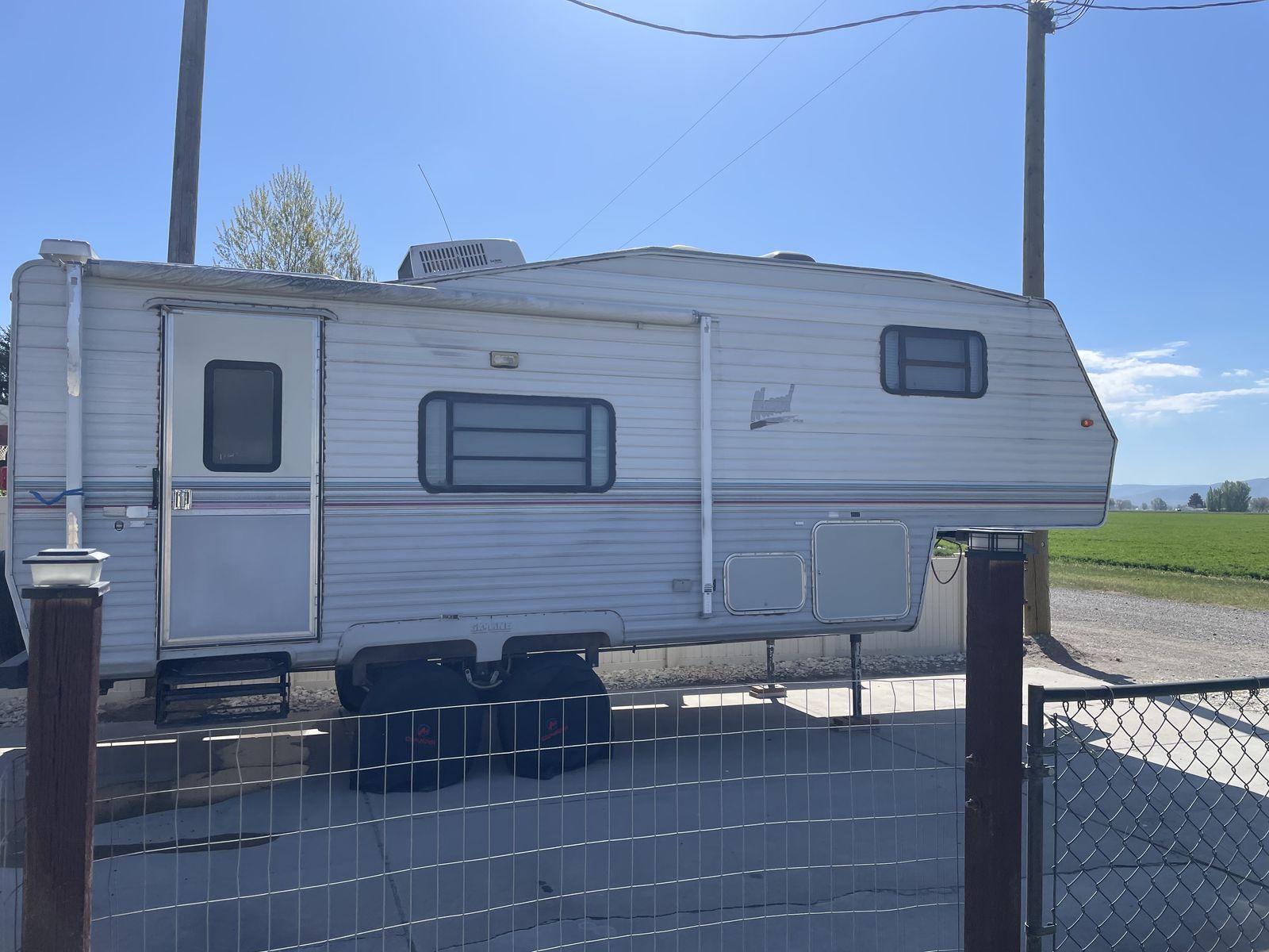 1996 skyline nomad 5th wheel