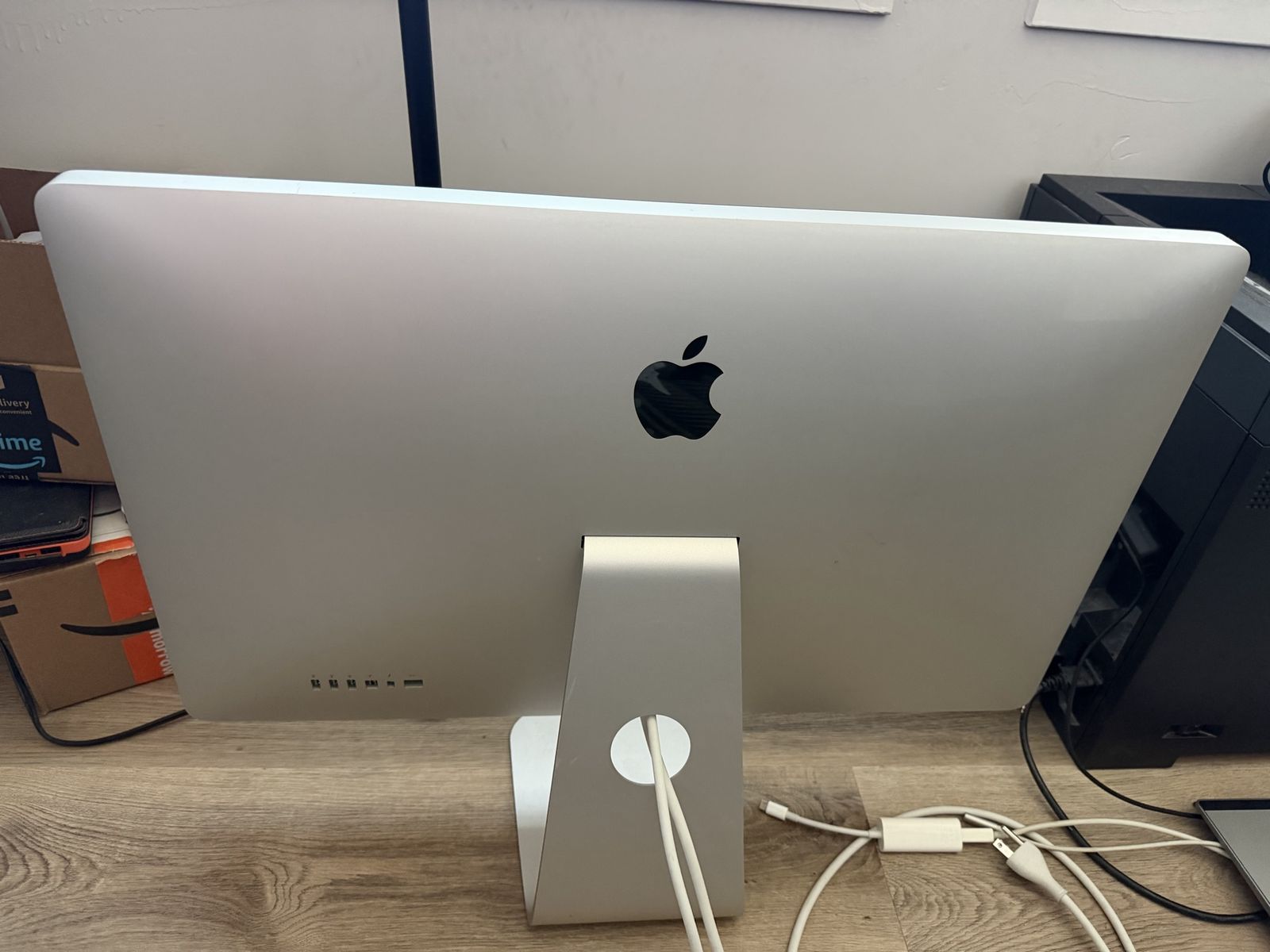 Apple 27" Thunderbolt Display + USB-C Adapter (Works w/ Modern Macs)