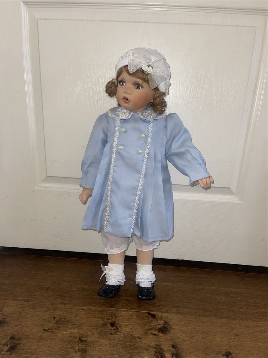 Paradise Galleries- Treasury Collection, "Alyssa" By Kathy Smith-Fitzpatrick, 24 Inch