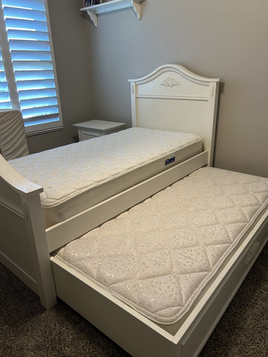 CafeKid 4-Piece Twin Bedroom Set with Trundle