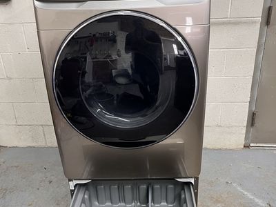 Samsung electric dryer with pedestal