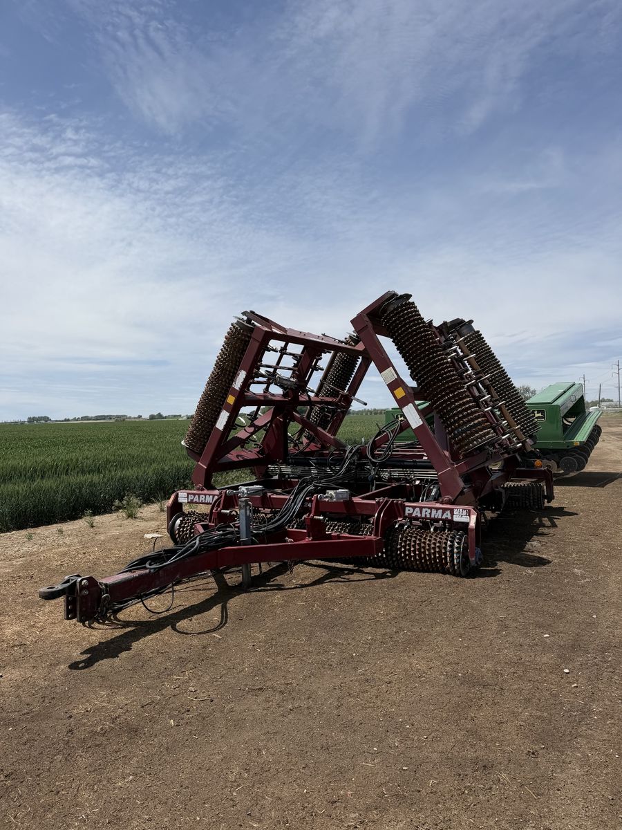 25ft Parma and John Deere 455 Grain Drill