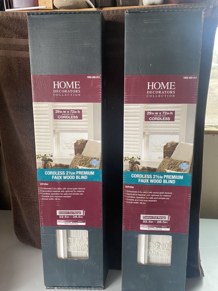 21/2 Faux Wood White Blinds