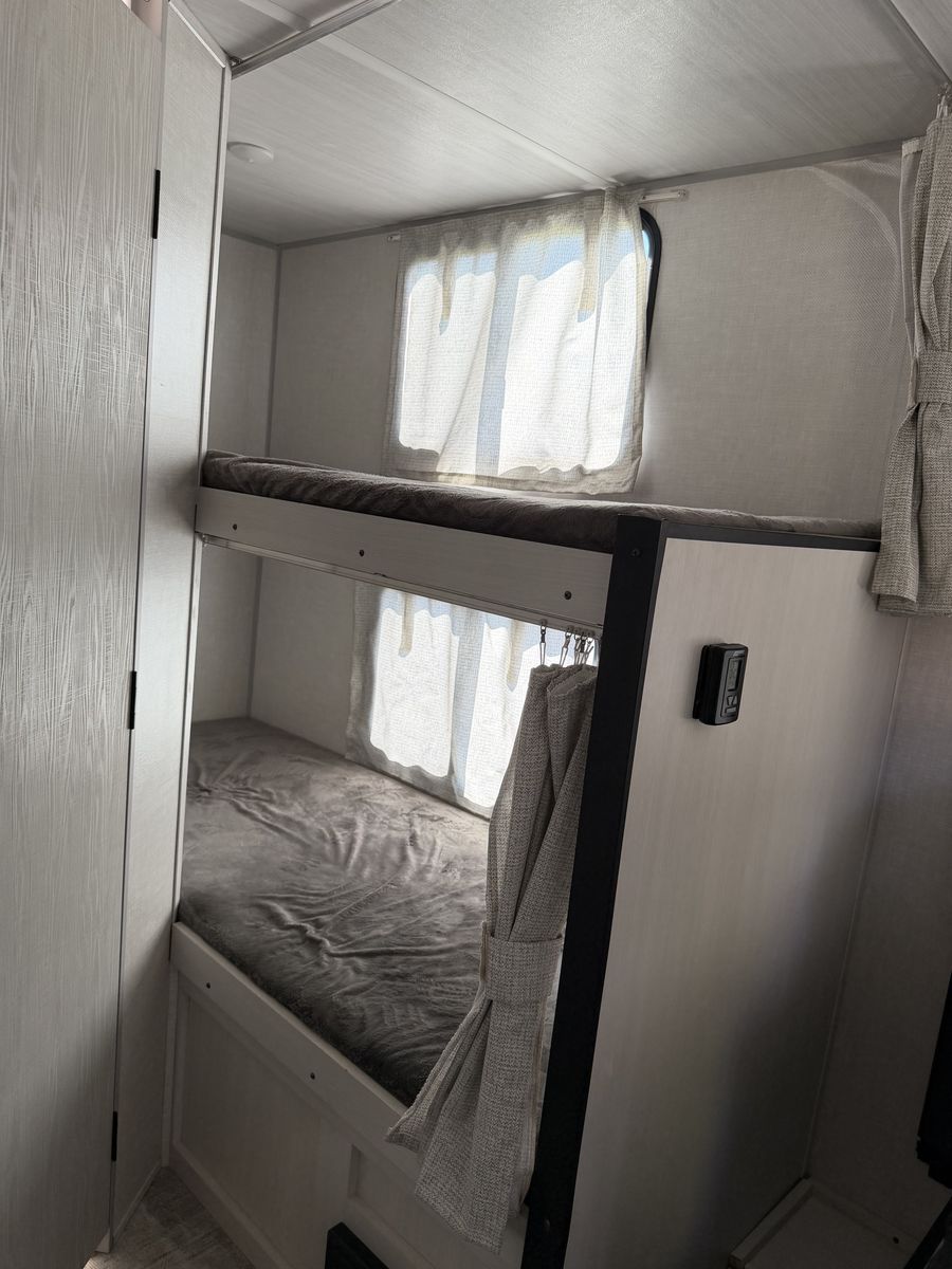Main image 10