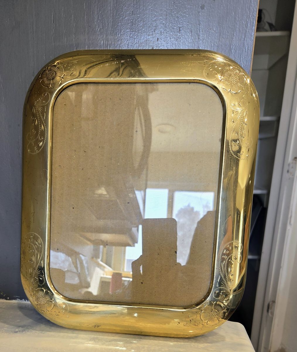 Vintage Etched Brass Picture Frame – Floral & Paisley Motif (5x7)