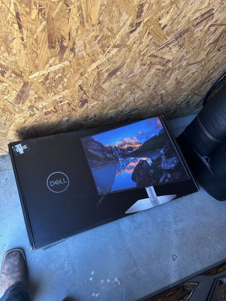Dell UltraSharp U2724DE 27" QHD USB-C Hub Monitor with Original Box