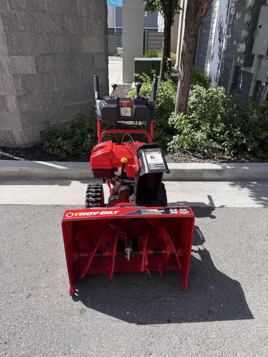 Troy-Bilt Storm 26" Snow Blower - Excellent Condition