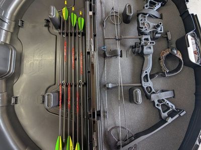 Diamond Infinite Edge compound bow setup