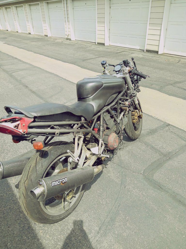 Ducati 2000 900