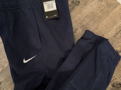 Nike sweatpants- women’s new with tags