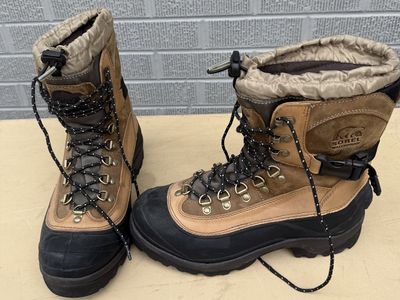 Sorel Conquest Winter Boots; men's size 9.5